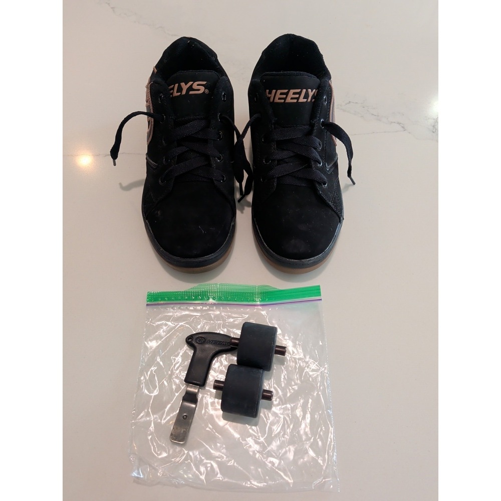 Heelys Roller Shoes Low To Black Suede | Size YTH 5